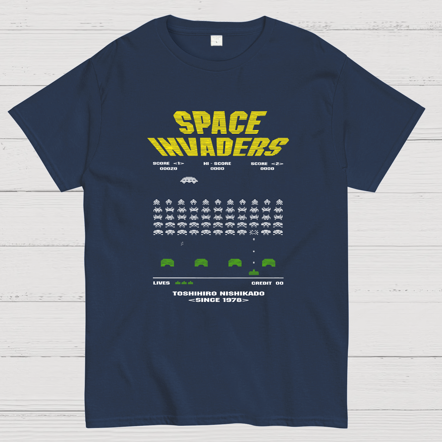 Space Invaders Retro Video Game Player y T-Shirt