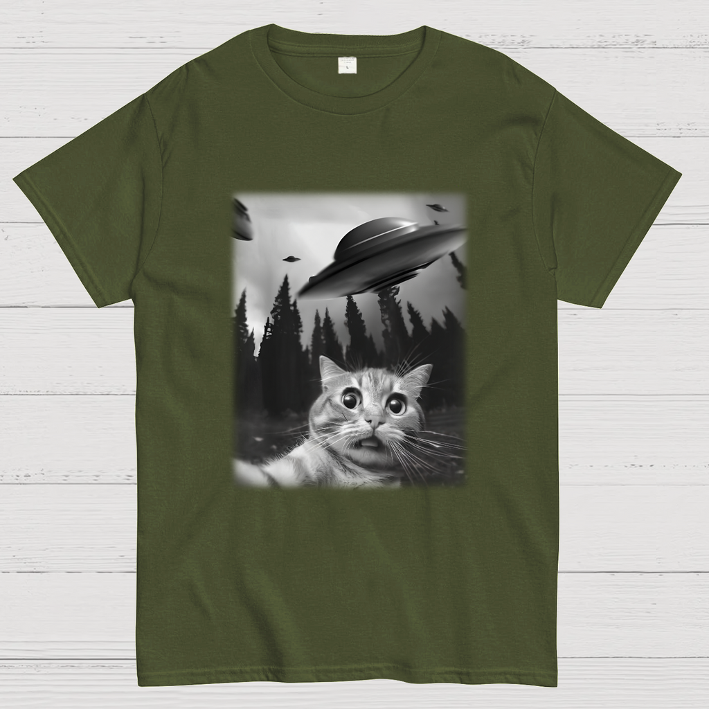 Cat With UFOs y T-Shirt