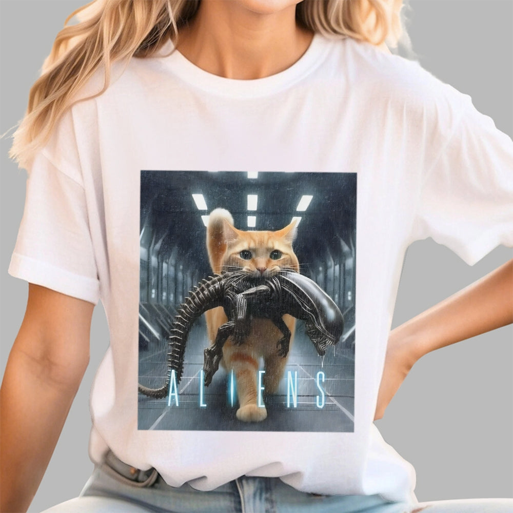 Cat Vs Aliens  T-Shirt