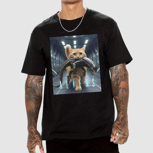 Cat Vs Aliens  T-Shirt