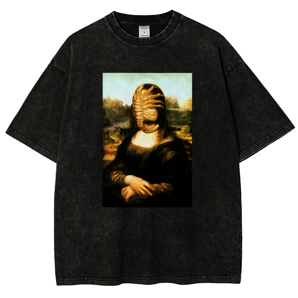 A sci-fi version of the Mona Lisa's smile Vintage Distressed T-shirt