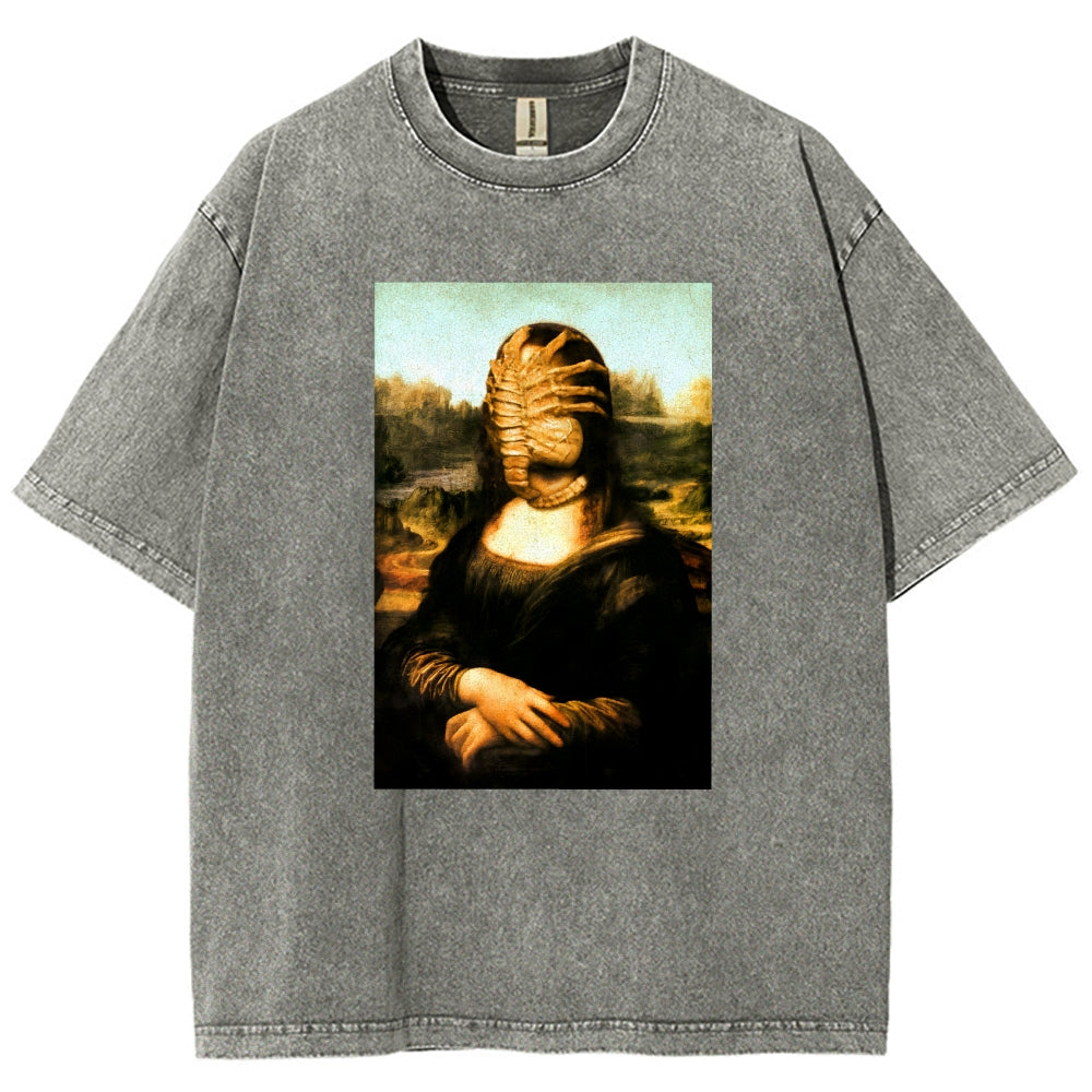 A sci-fi version of the Mona Lisa's smile Vintage Distressed T-shirt