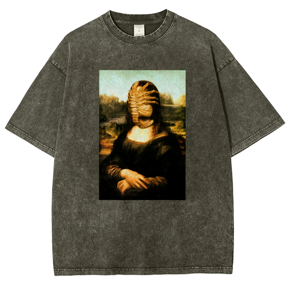 A sci-fi version of the Mona Lisa's smile Vintage Distressed T-shirt
