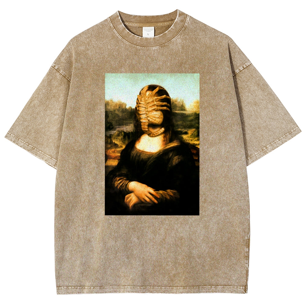 A sci-fi version of the Mona Lisa's smile Vintage Distressed T-shirt