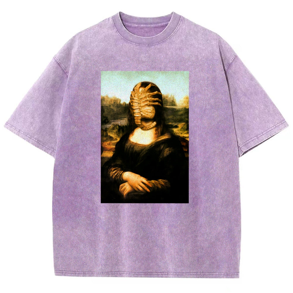 A sci-fi version of the Mona Lisa's smile Vintage Distressed T-shirt