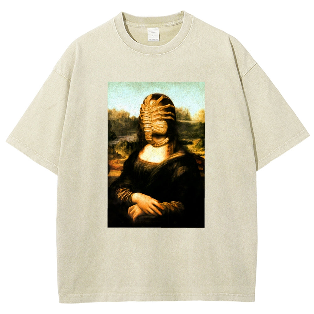 A sci-fi version of the Mona Lisa's smile Vintage Distressed T-shirt