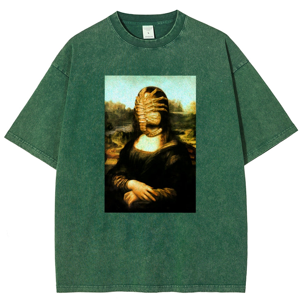 A sci-fi version of the Mona Lisa's smile Vintage Distressed T-shirt