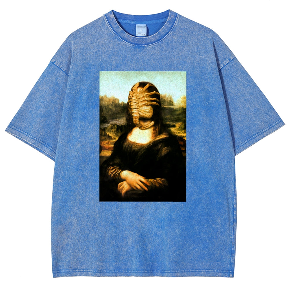 A sci-fi version of the Mona Lisa's smile Vintage Distressed T-shirt