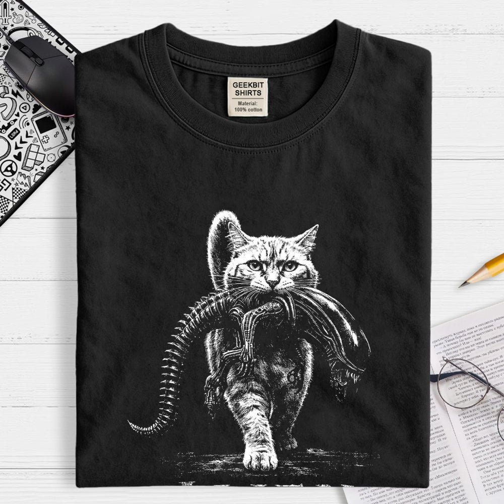 Alien The Short Version Cat  T-Shirt