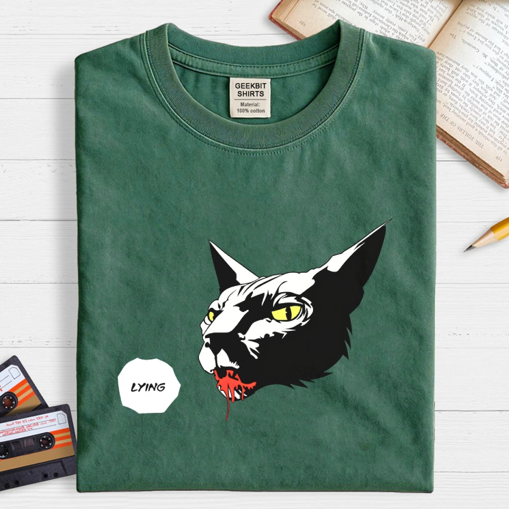 Lying cat   T-Shirt
