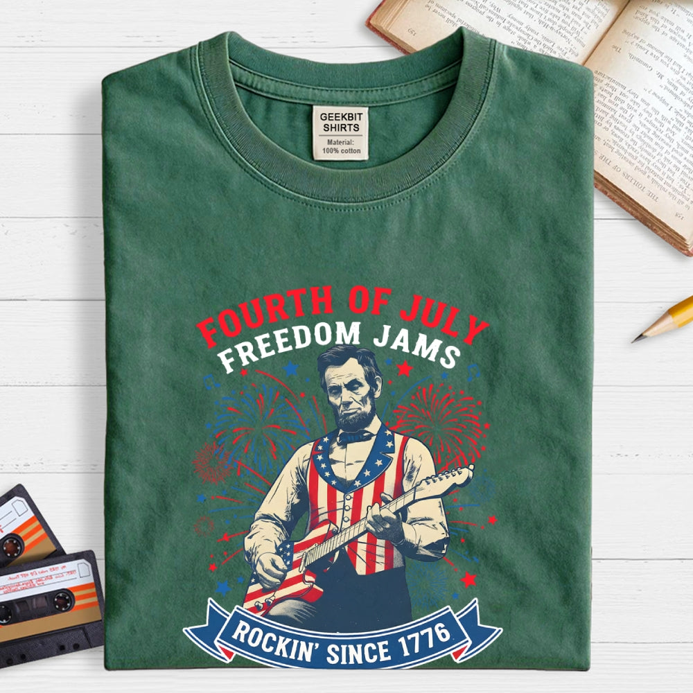 Lincoln Rocks Since 1776 – USA 250  T-Shirt