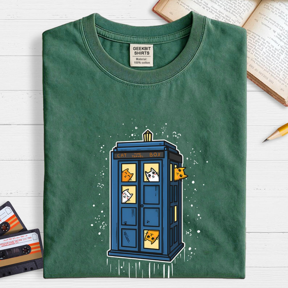 Cat-time-travel  T-Shirt