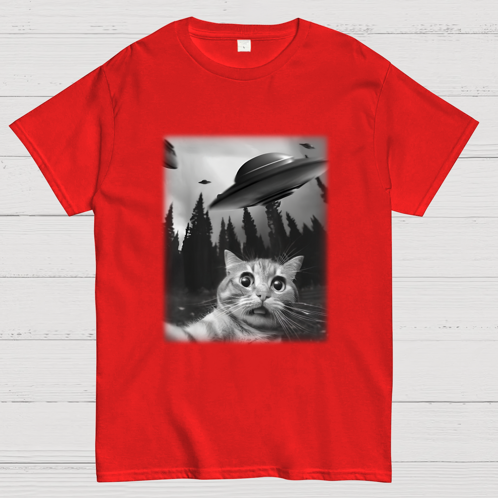 Cat With UFOs y T-Shirt