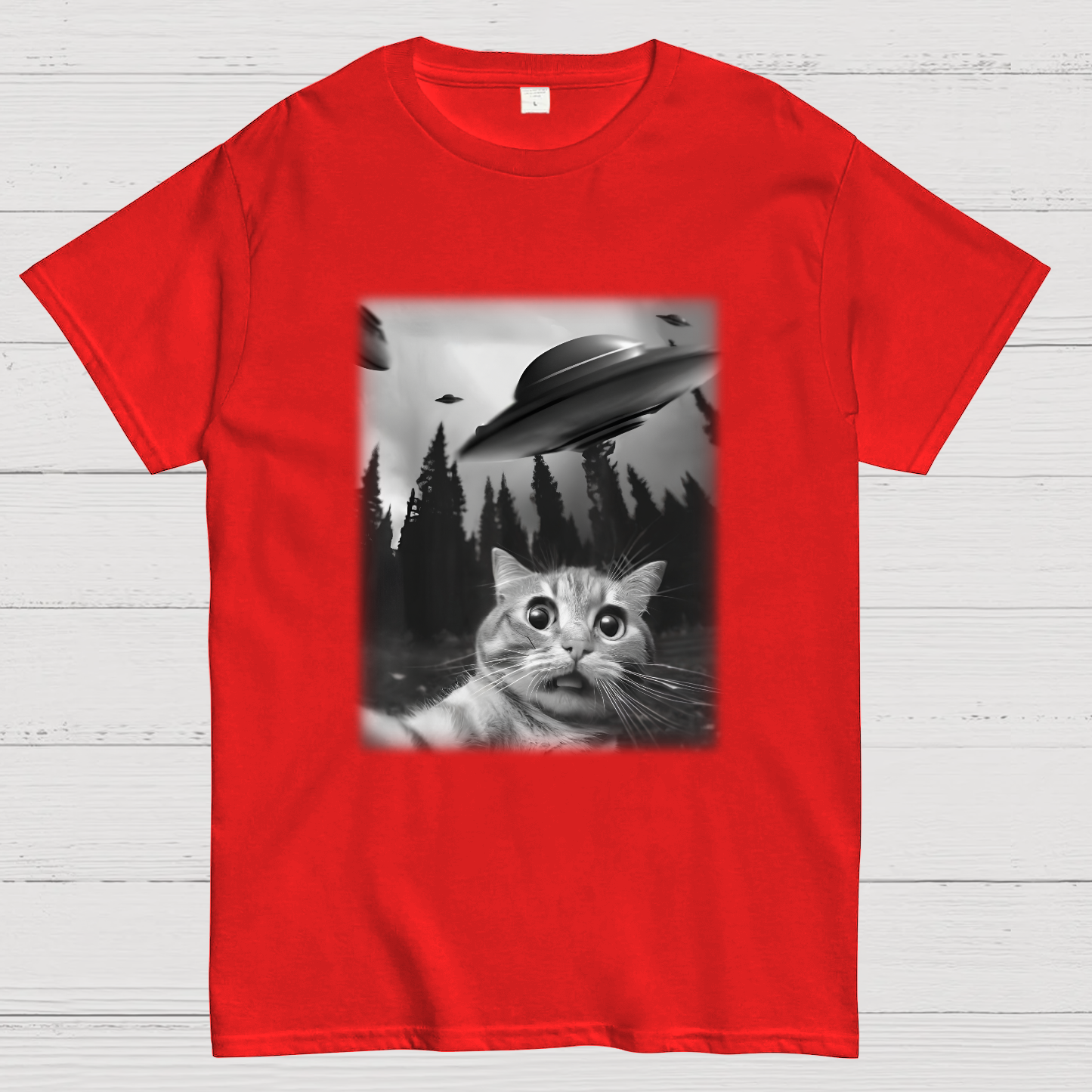 Cat With UFOs y T-Shirt