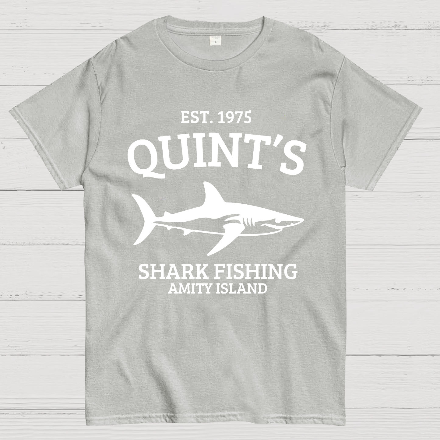 Quint's Shark Fishing Amity Island 1975 Jaws y T-Shirt