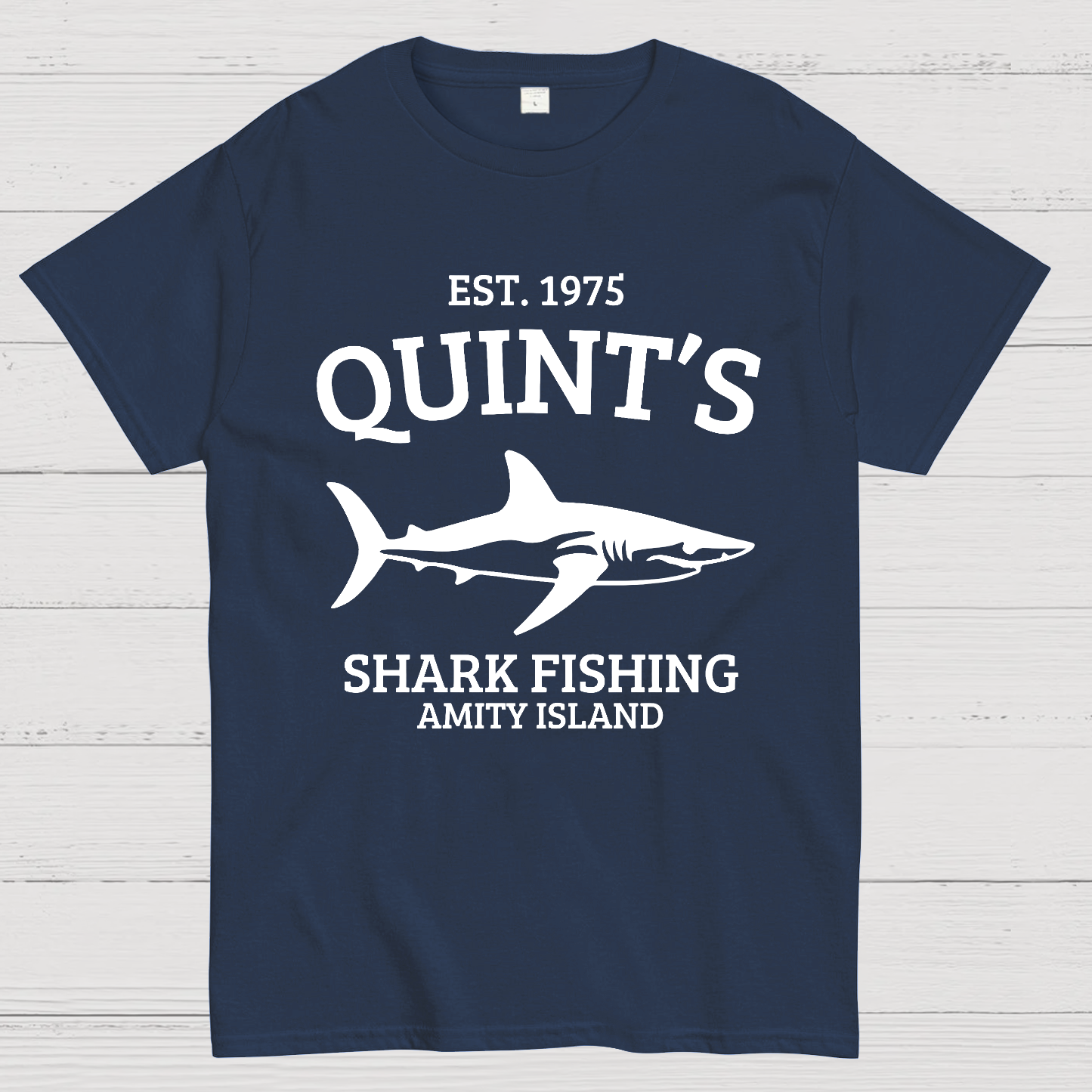 Quint's Shark Fishing Amity Island 1975 Jaws y T-Shirt