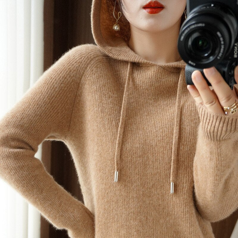 Weicher, kuscheliger Damen-Kapuzenpullover – Strickpullover mit überschnittenen Schultern