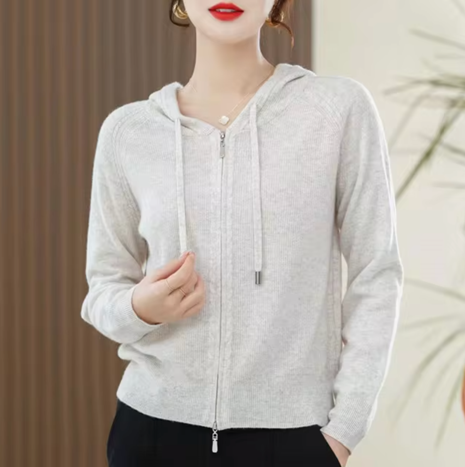 Leichter Damen-Kapuzenpullover mit Reißverschluss – Lässiger Strick für den Frühling