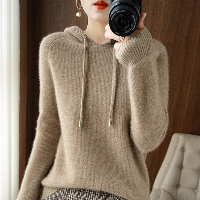 Weicher, kuscheliger Damen-Kapuzenpullover – Strickpullover mit überschnittenen Schultern
