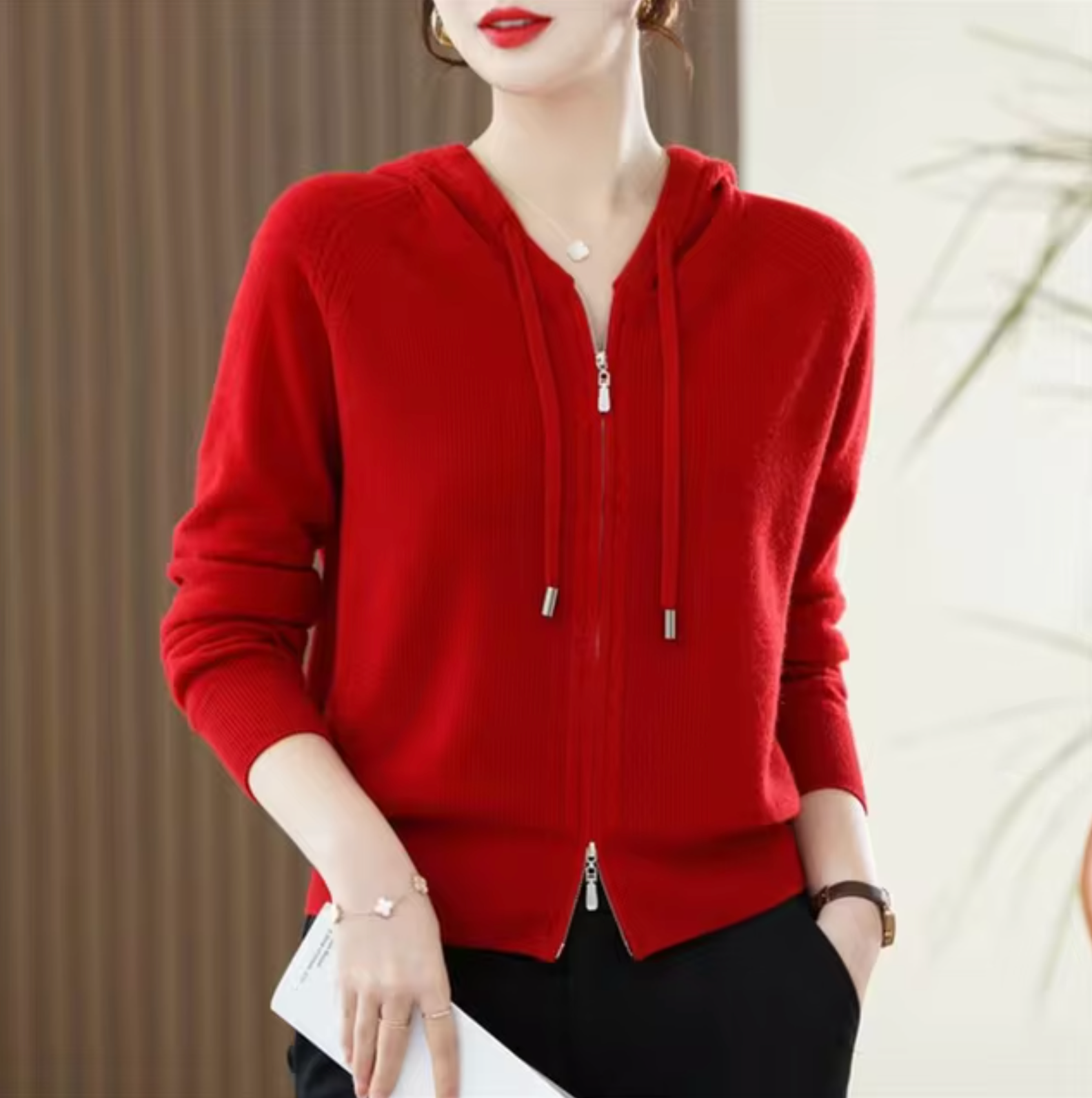 Leichter Damen-Kapuzenpullover mit Reißverschluss – Lässiger Strick für den Frühling