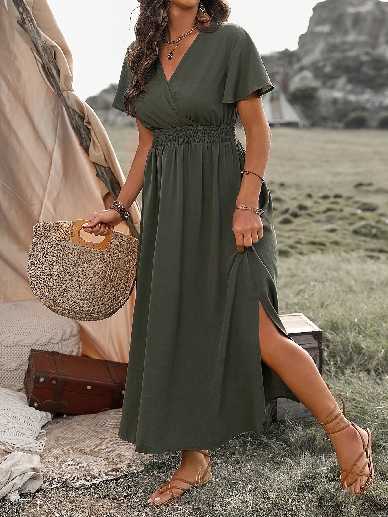 Elegant Lightweight Summer Dress for Women with Flattering Silhouette, Versatile Design for Casual or Formal Events