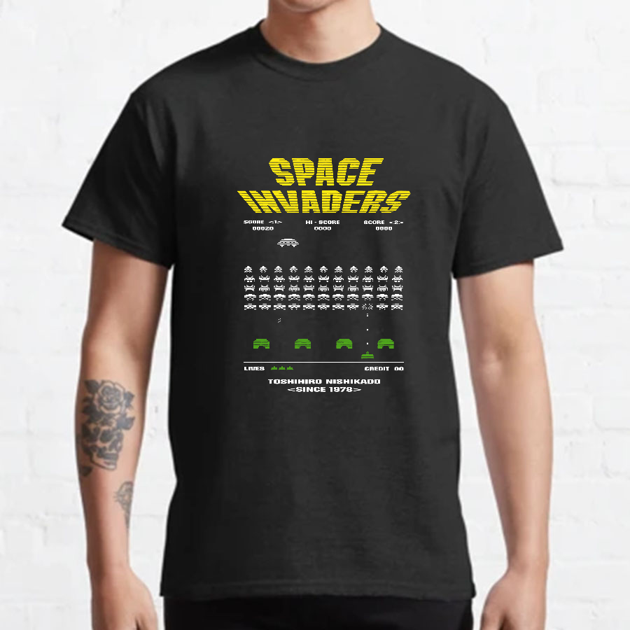 Space Invaders Retro Video Game Player y T-Shirt