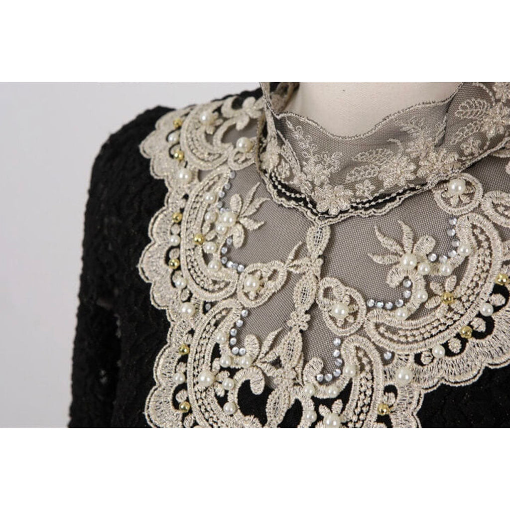 Breathable women's blouse – casual cut with embroidery and lace, for festive occasions