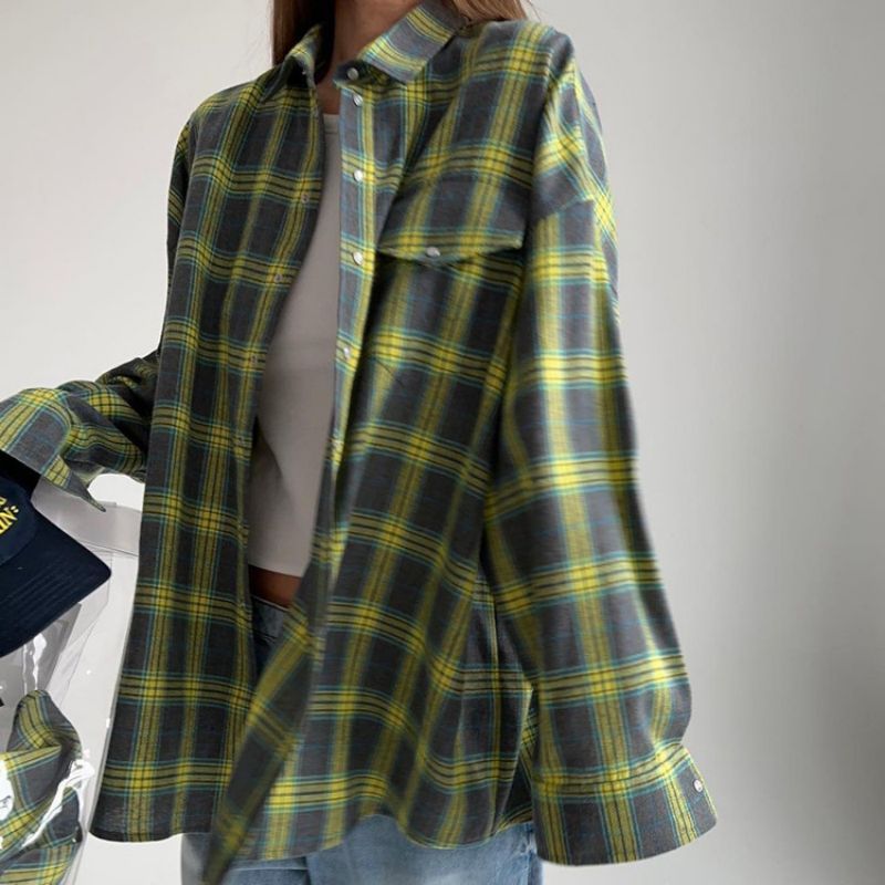 Breathable women's oversized flannel shirt – relaxed fit, soft cotton, for everyday wear