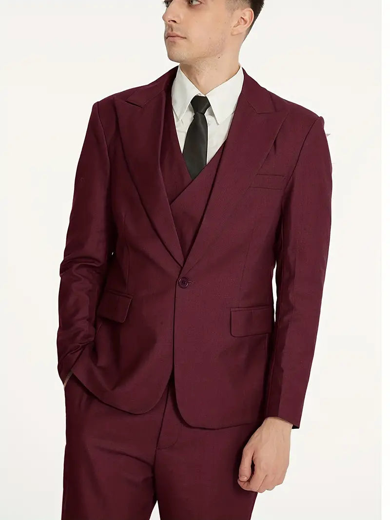 Breathable men's suit – fitted three-piece design, high-quality fabric, for formal occasions
