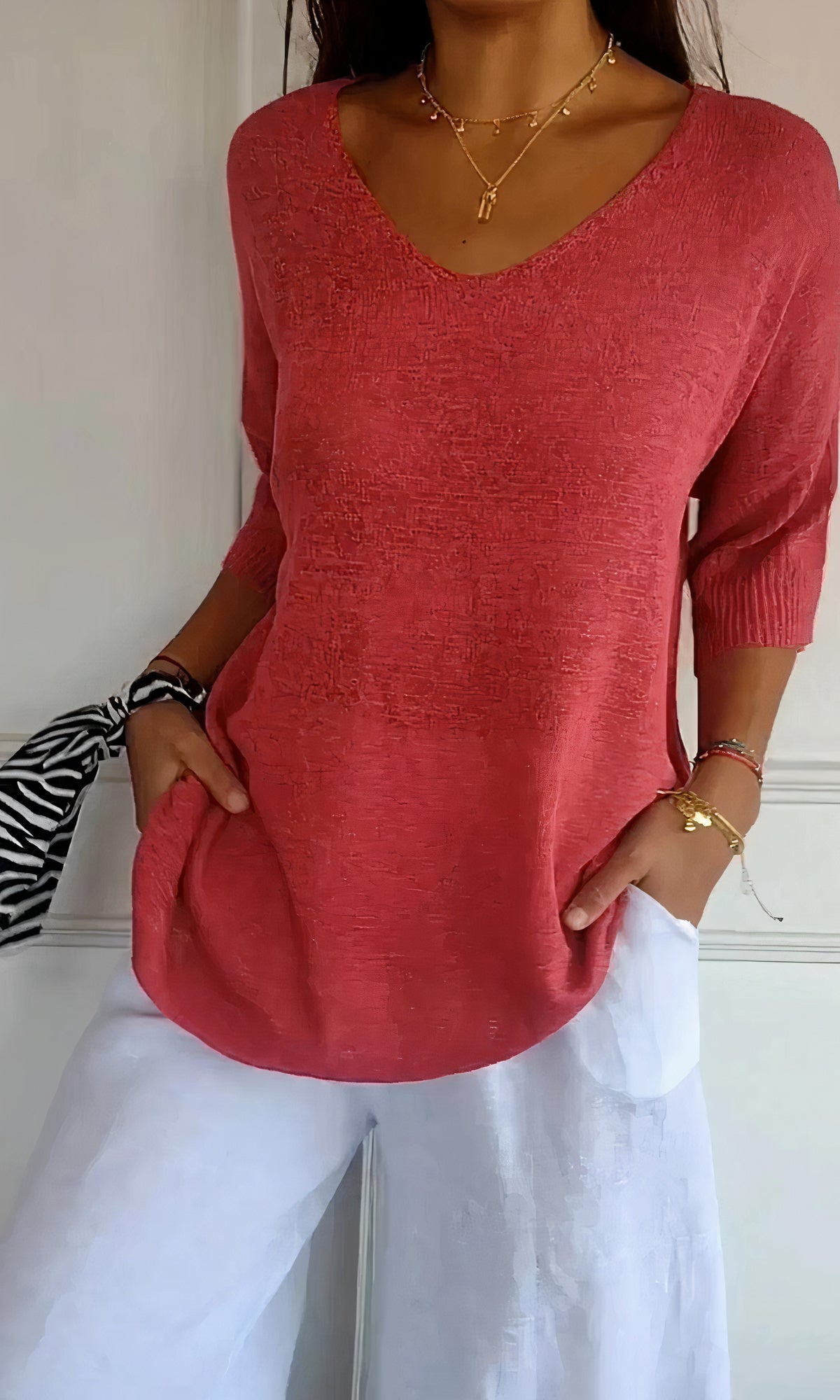 Lightweight & cozy women’s V-neck top – fine knit, for summer activities