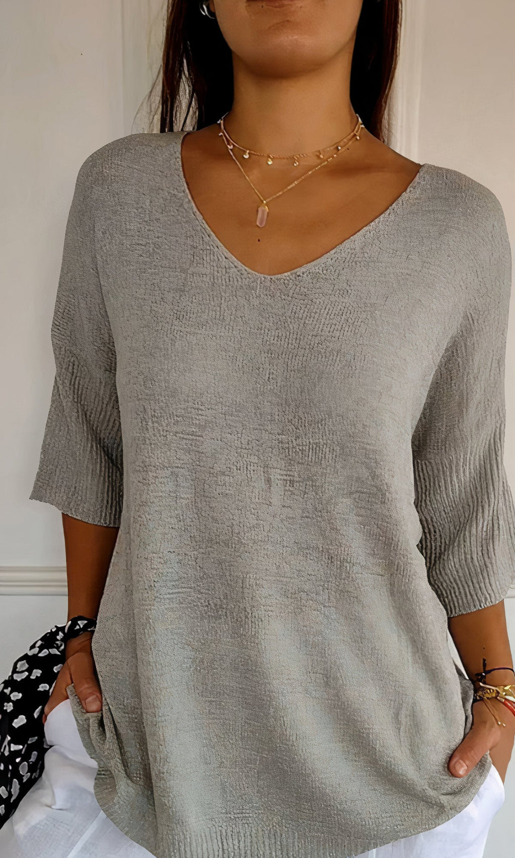 Lightweight & cozy women’s V-neck top – fine knit, for summer activities