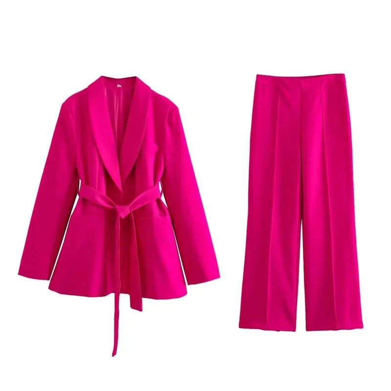 Lightweight women's blazer set – tailored blazer & pants, high-quality fabric, for formal events