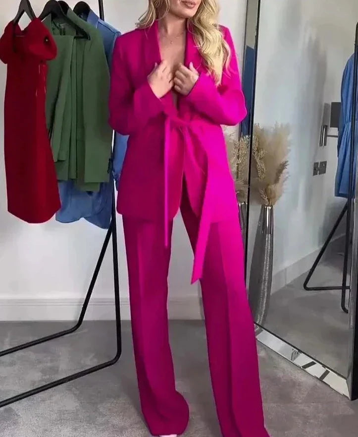 Lightweight women's blazer set – tailored blazer & pants, high-quality fabric, for formal events