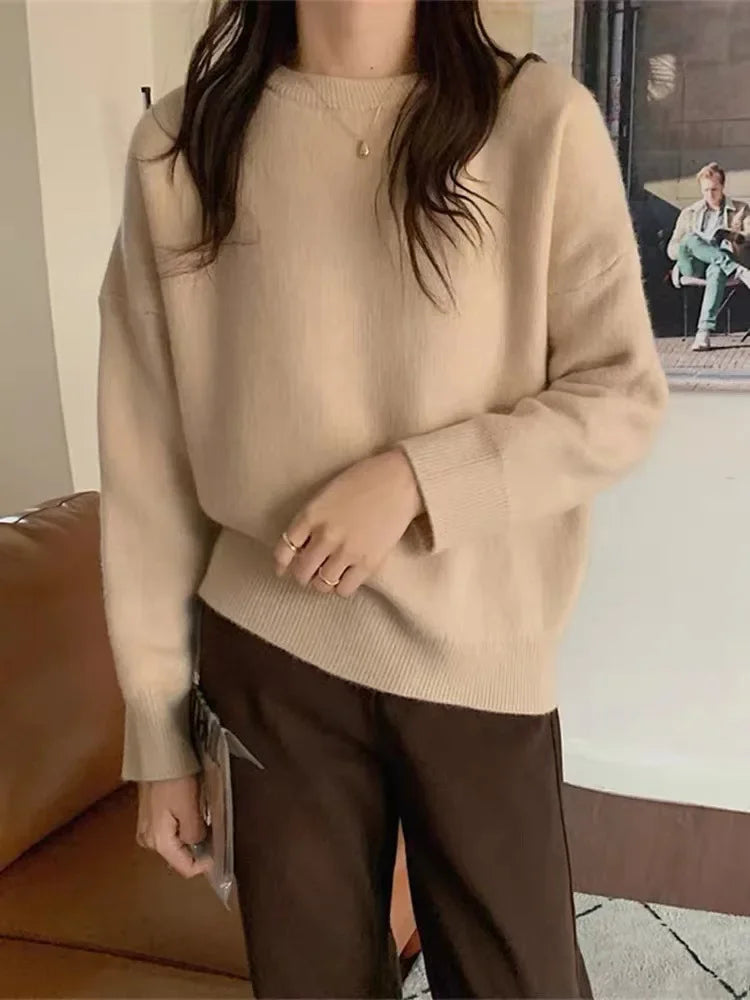 Cozy Oversized Women’s Pullover Sweater - Round Neck Knit
