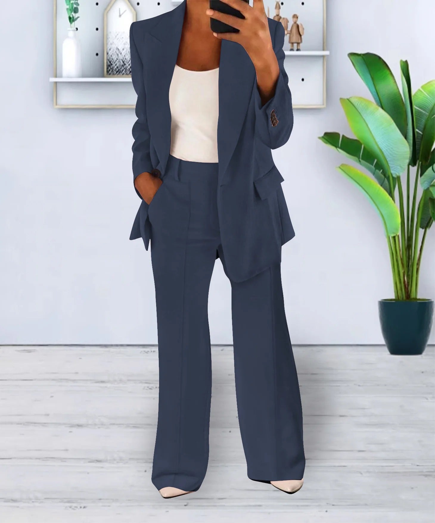 Versatile women's suit – oversized blazer and straight-leg trousers, stretchy polyester, for work or casual outings