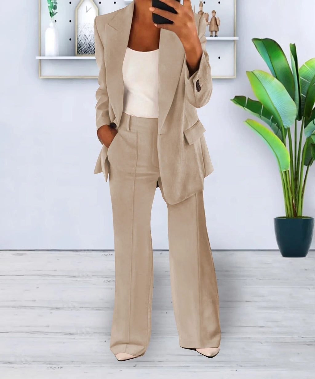 Versatile women's suit – oversized blazer and straight-leg trousers, stretchy polyester, for work or casual outings