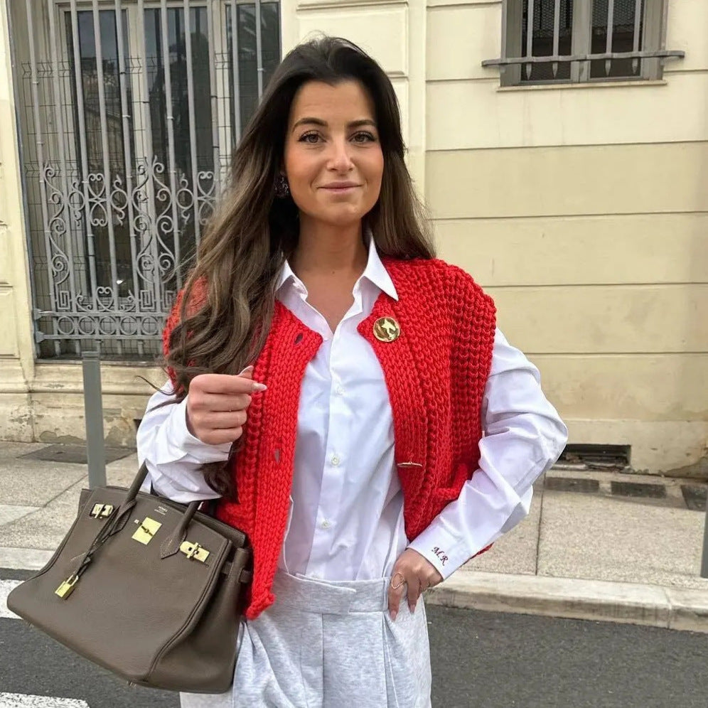 Women's Sleeveless Knitted Vest with Pockets, Comfortable Fit Sweater Vest for Casual and Formal Wear