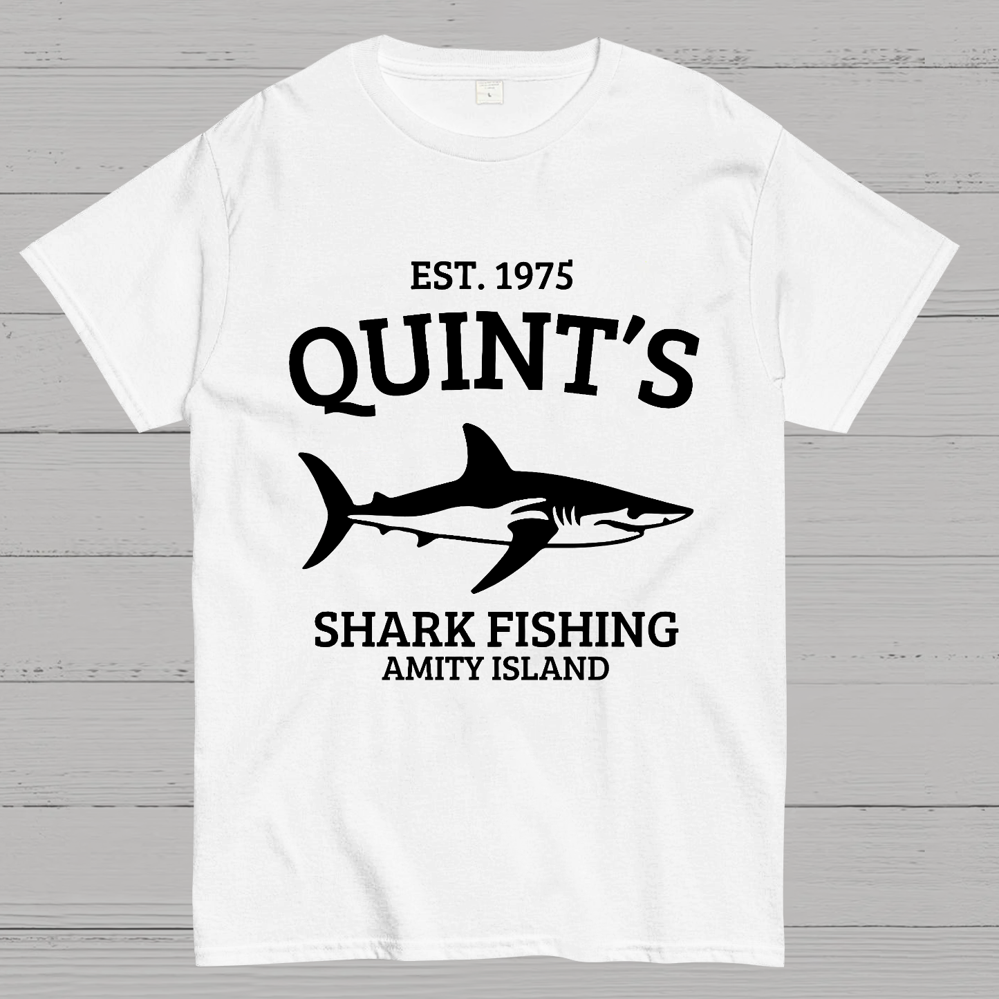 Quint's Shark Fishing Amity Island 1975 Jaws y T-Shirt