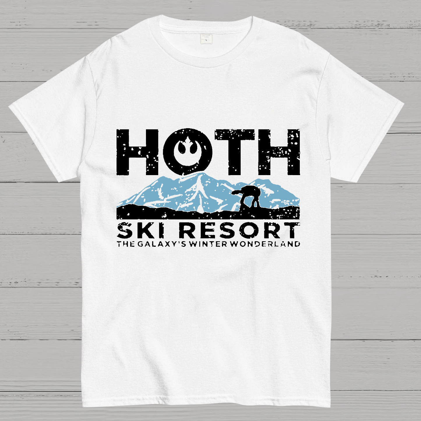 Hoth Ski Resort Casual Space Wars y T-Shirt