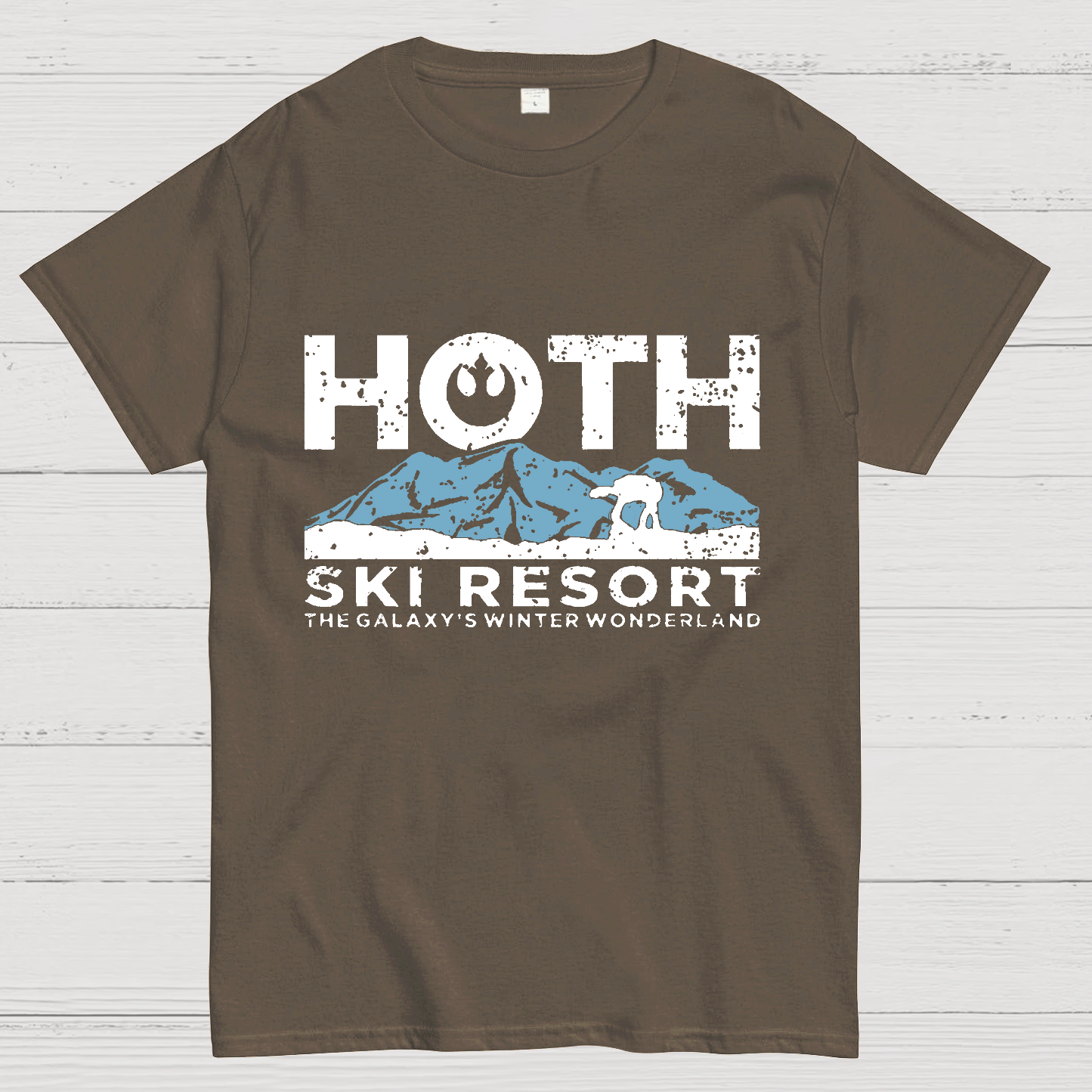 Hoth Ski Resort Casual Space Wars y T-Shirt