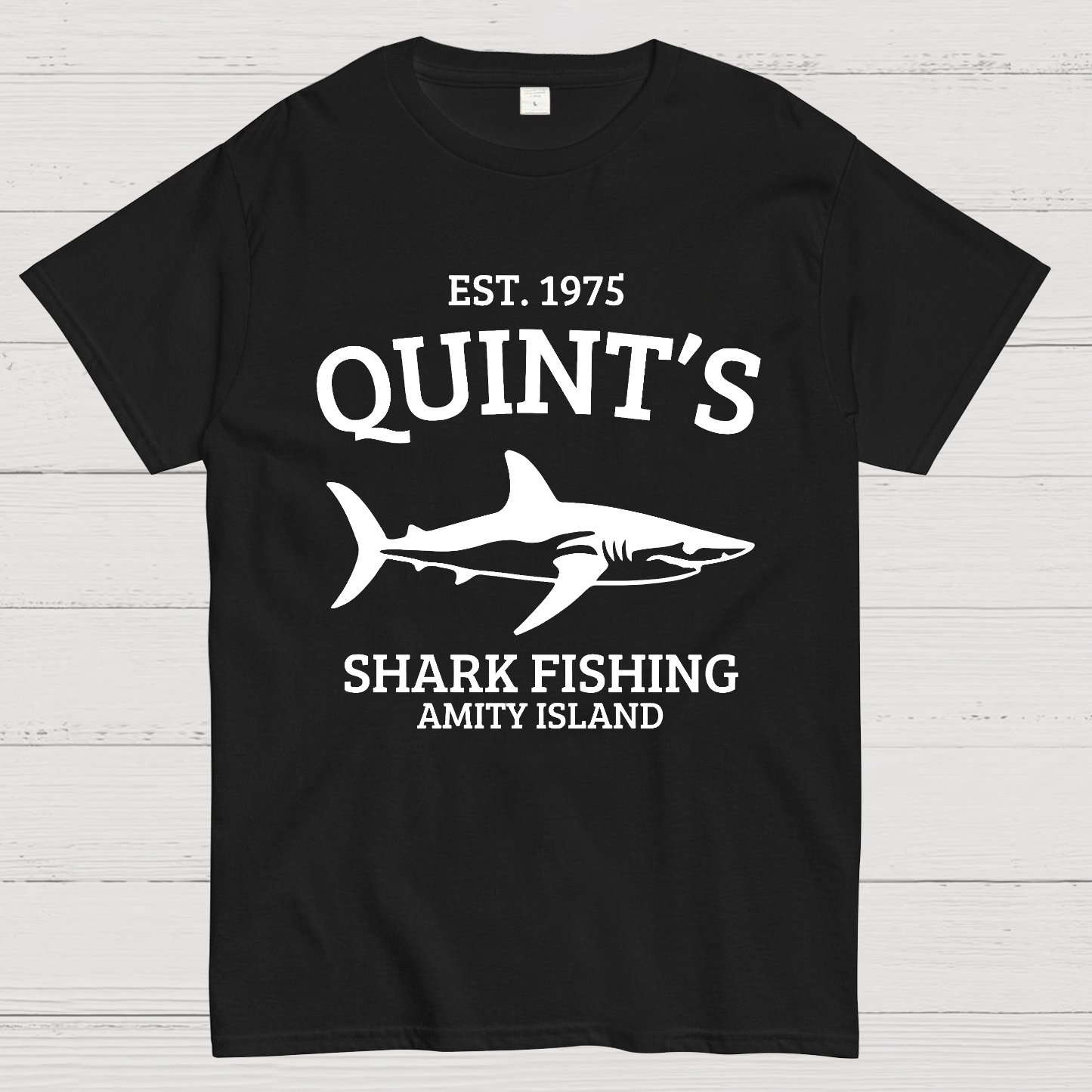 Quint's Shark Fishing Amity Island 1975 Jaws y T-Shirt