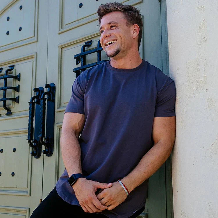 Sporty Fit Men's T-Shirt with Breathable Fabric and Seamless Design for Gym and Casual Wear