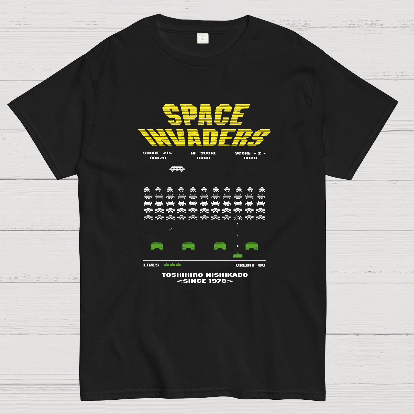 Space Invaders Retro Video Game Player y T-Shirt